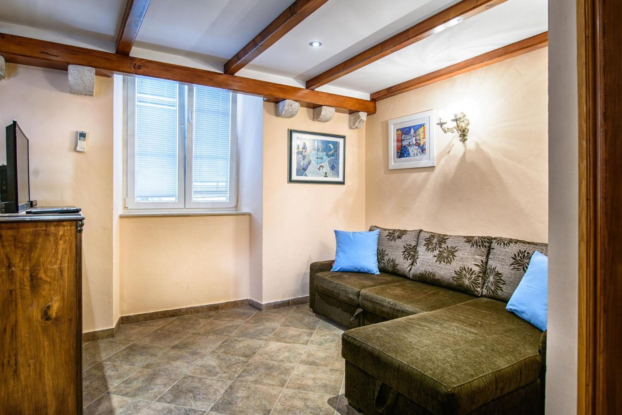 Amoret Apartman *