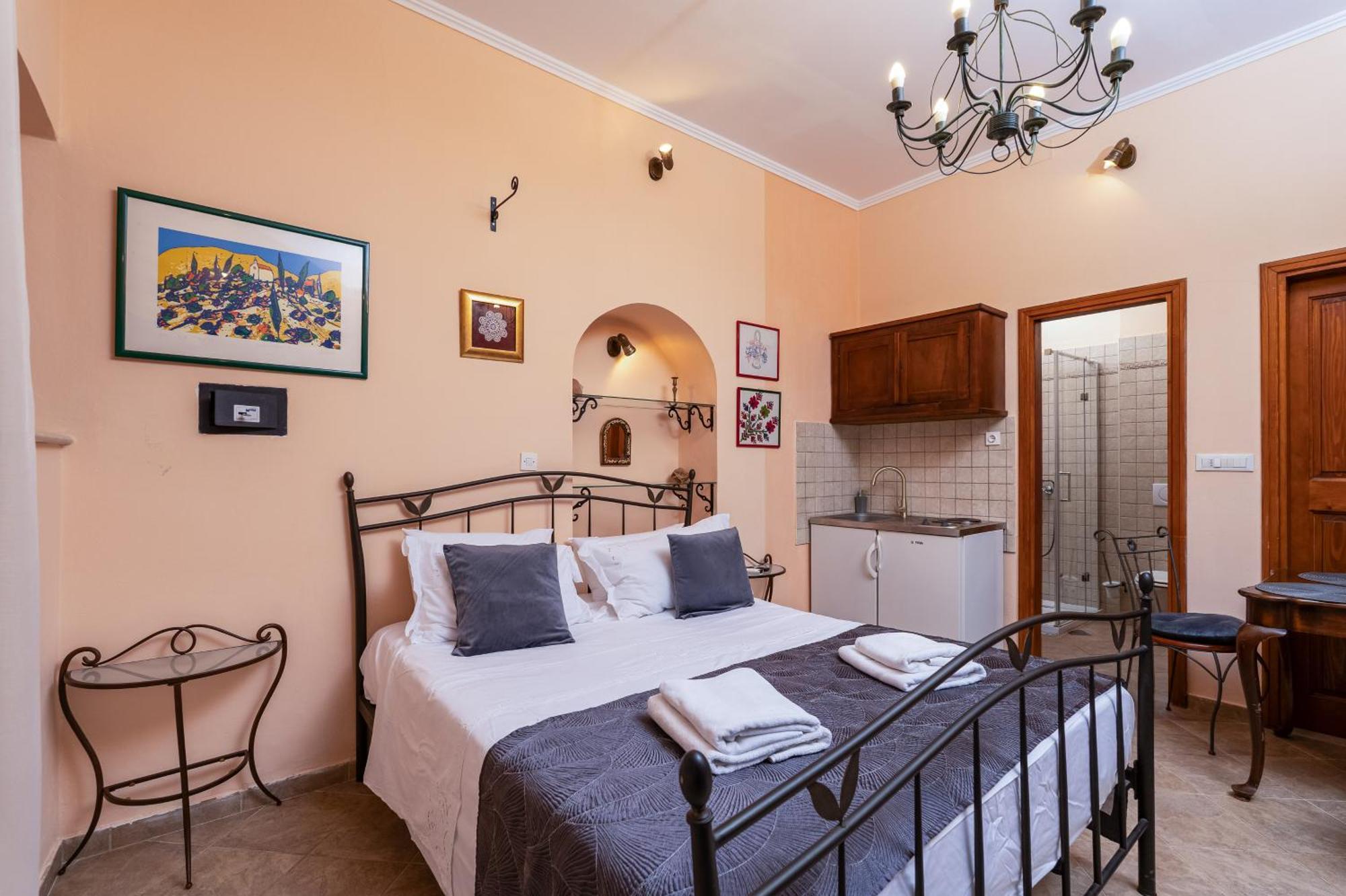 Amoret Apartment *